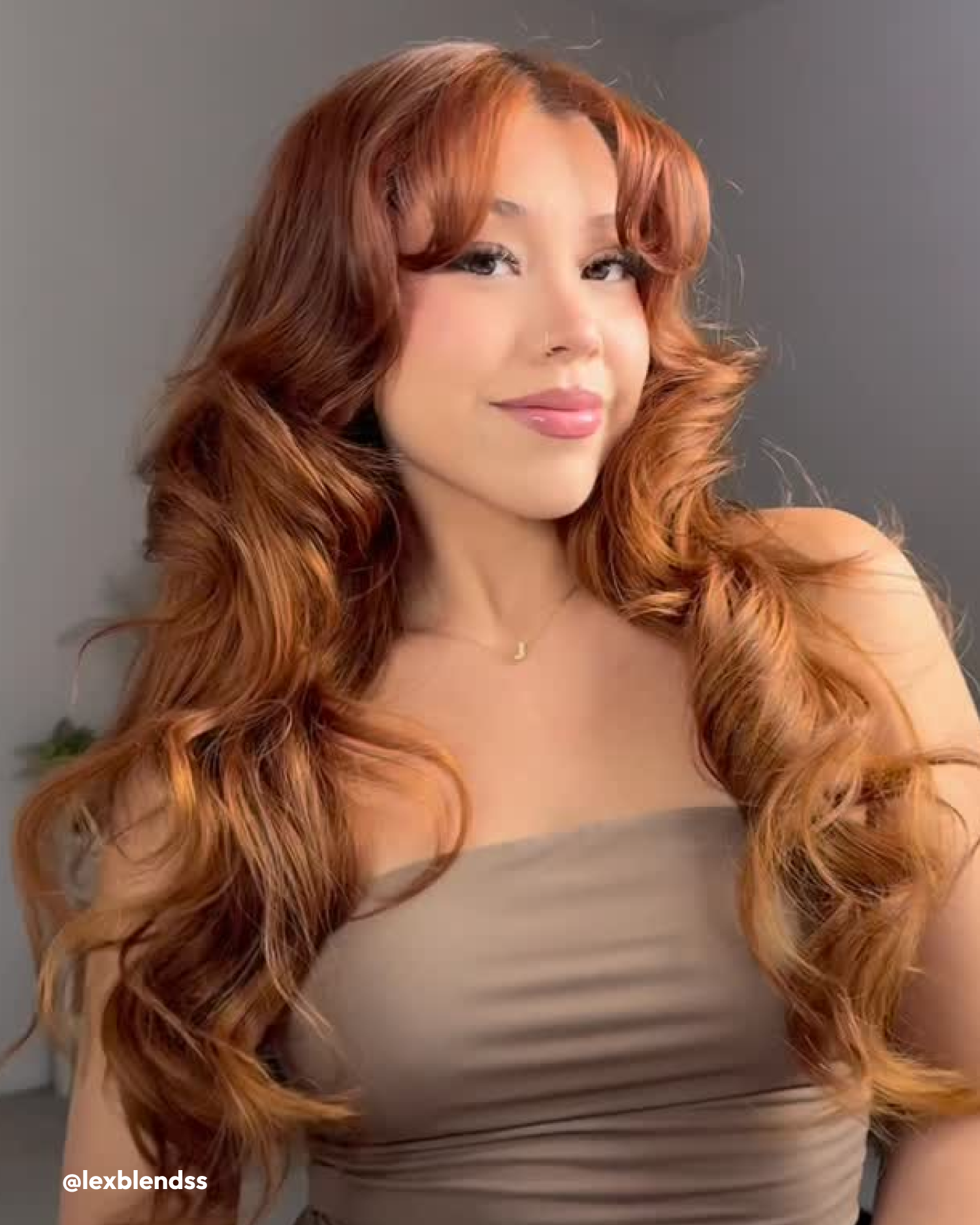 Woman with Color Reconstructor in hair