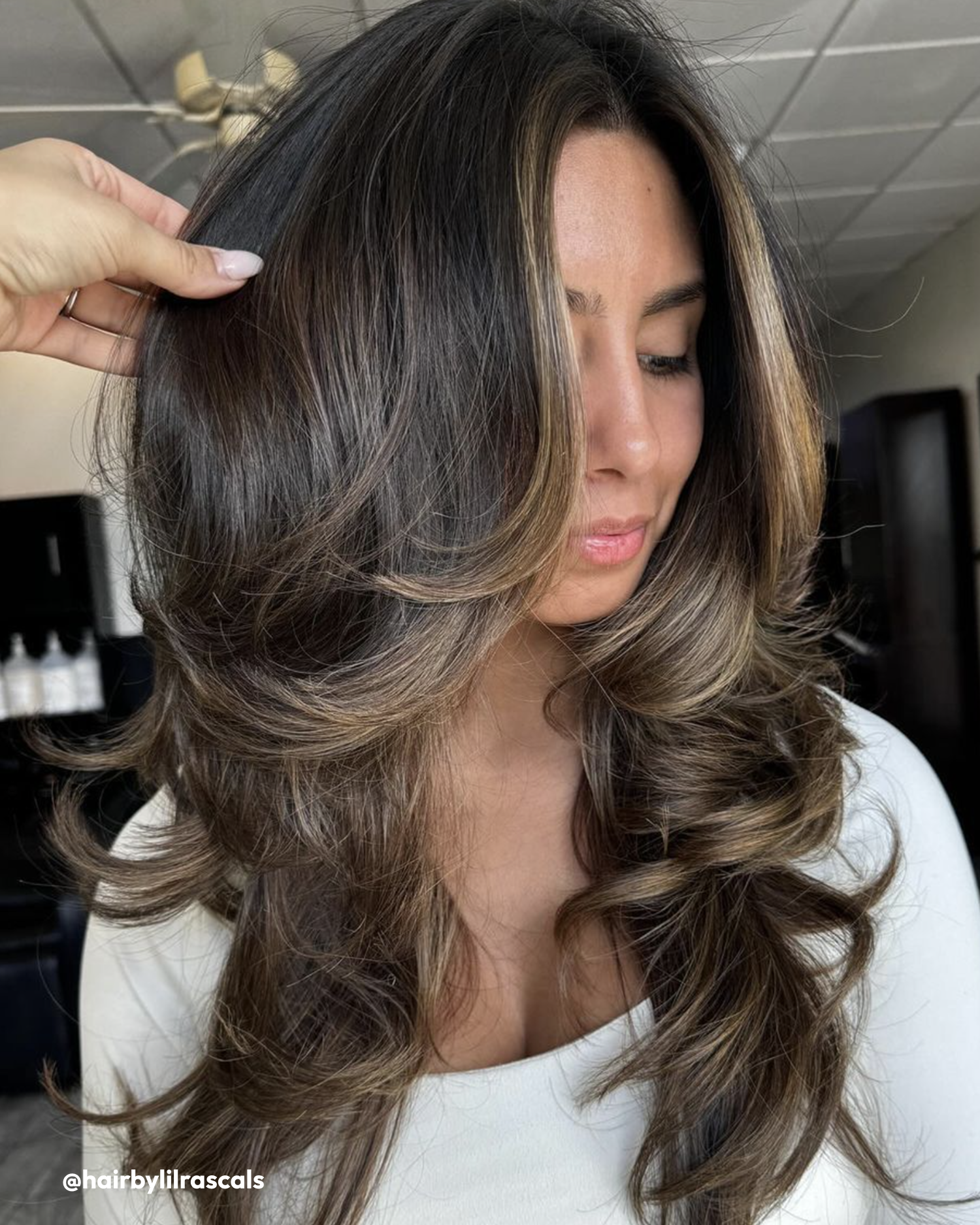 Woman with Favorite Duo and Shine Cream in hair