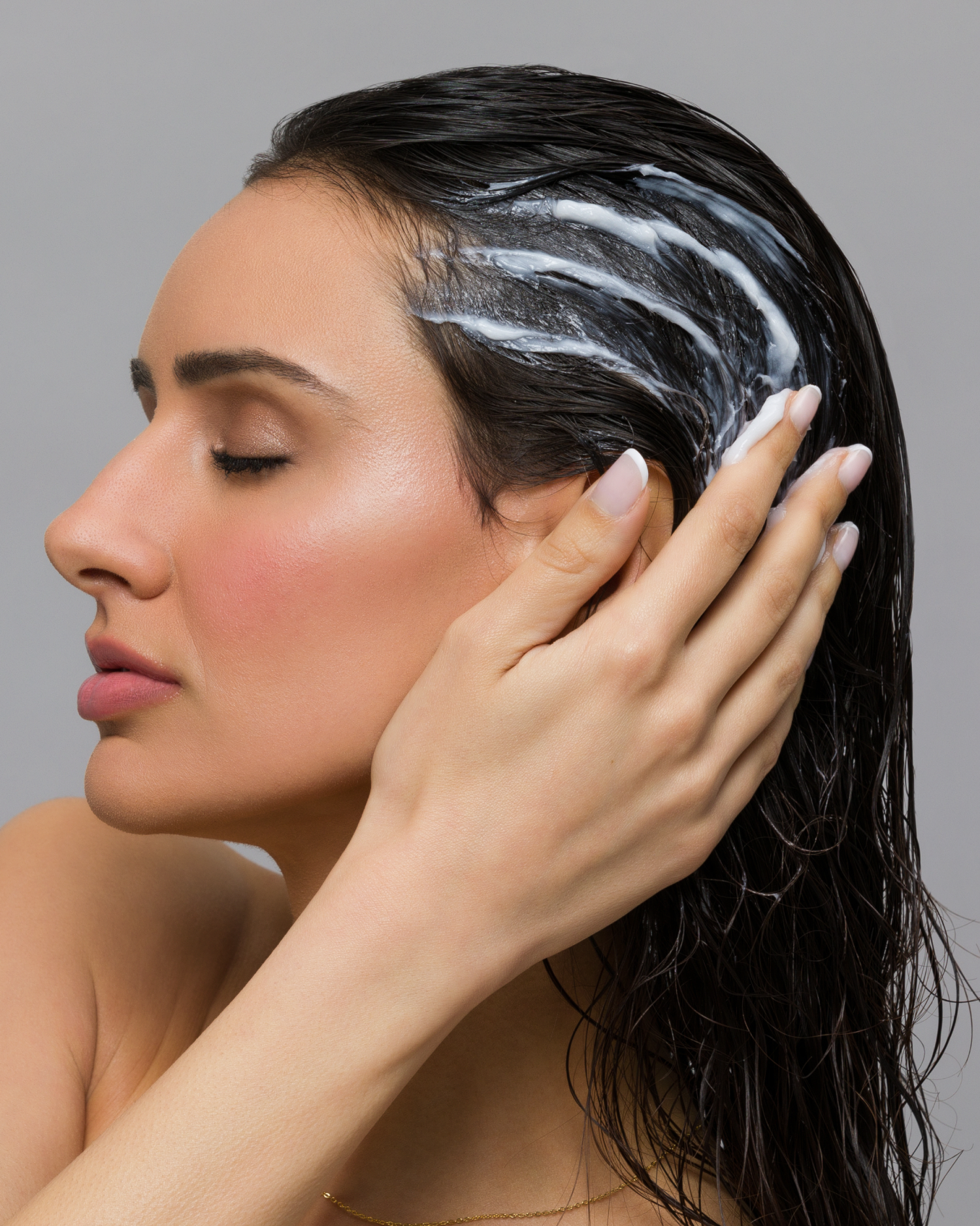 Woman with Silk Reconstructor in hair
