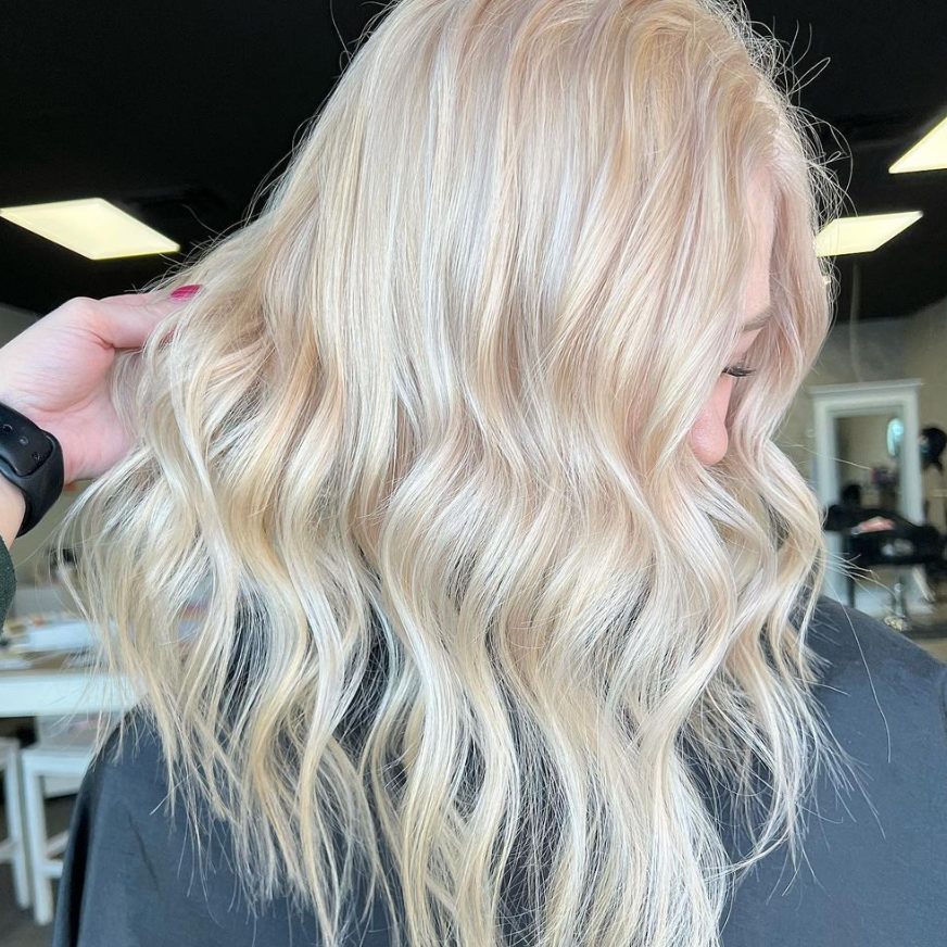 Blonde hairstyle using Frosty Shampoo